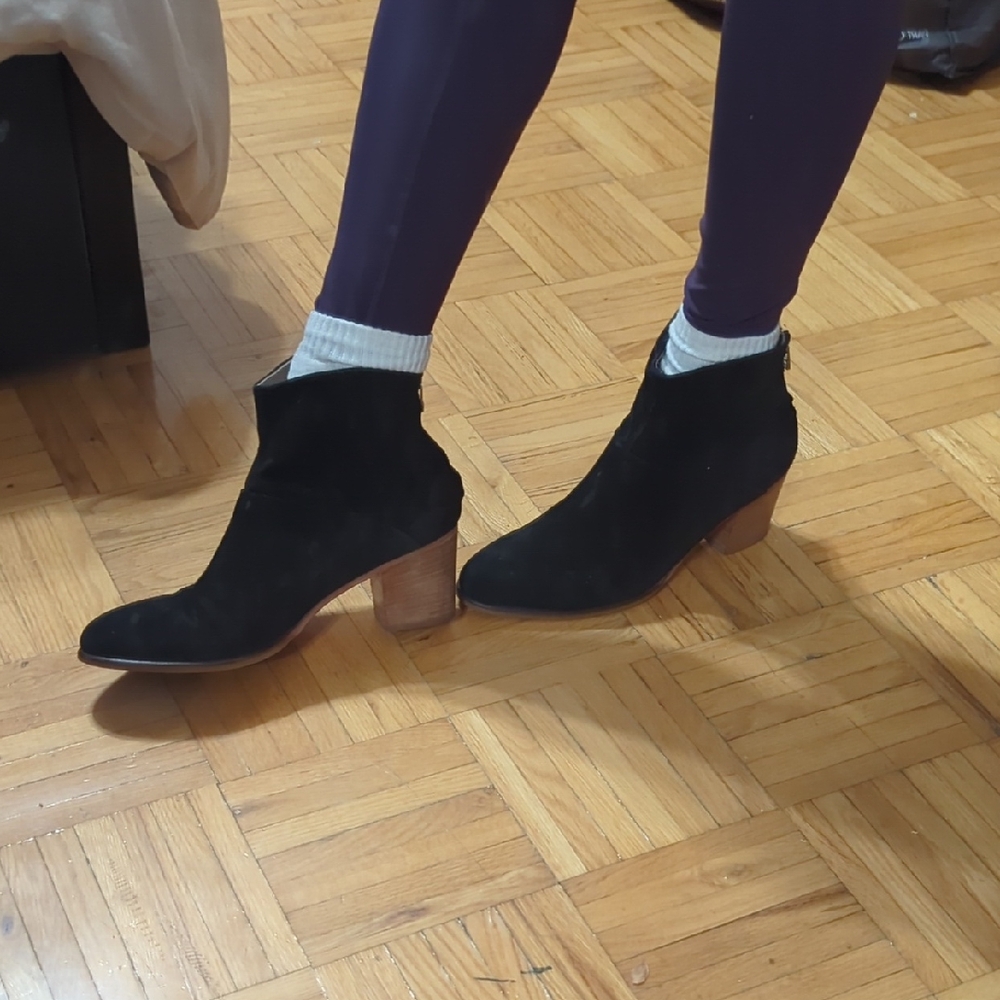 Elegant Black Ankle Booties with Wooden Heel